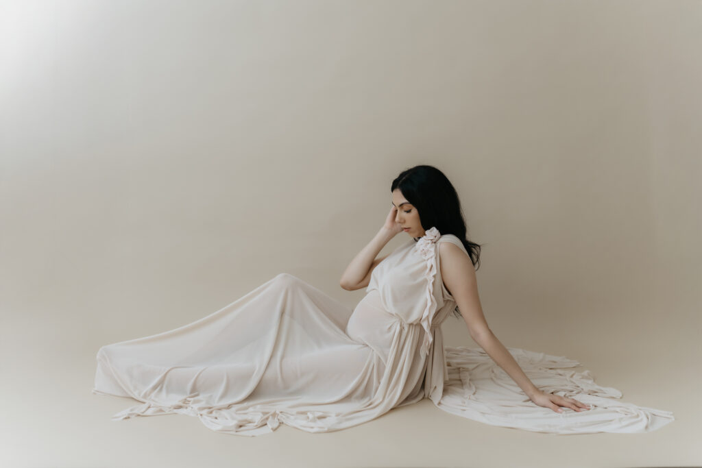 Professional Chicago maternity and portrait education by Kait Jensen Photography